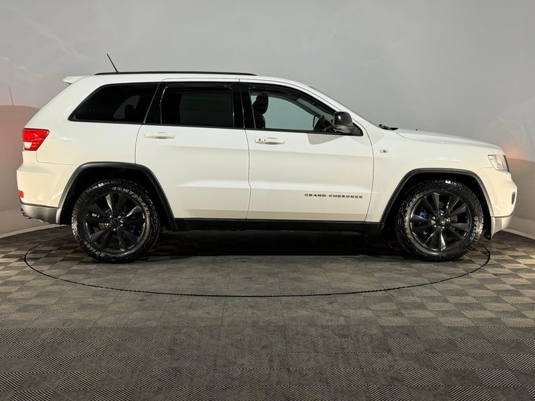 WHITE 2013 JEEP GRAND CHEROKEE S LIMITED CRD 3.0 DIESEL V6 AUTOMATIC 4WD 4X4 SUV