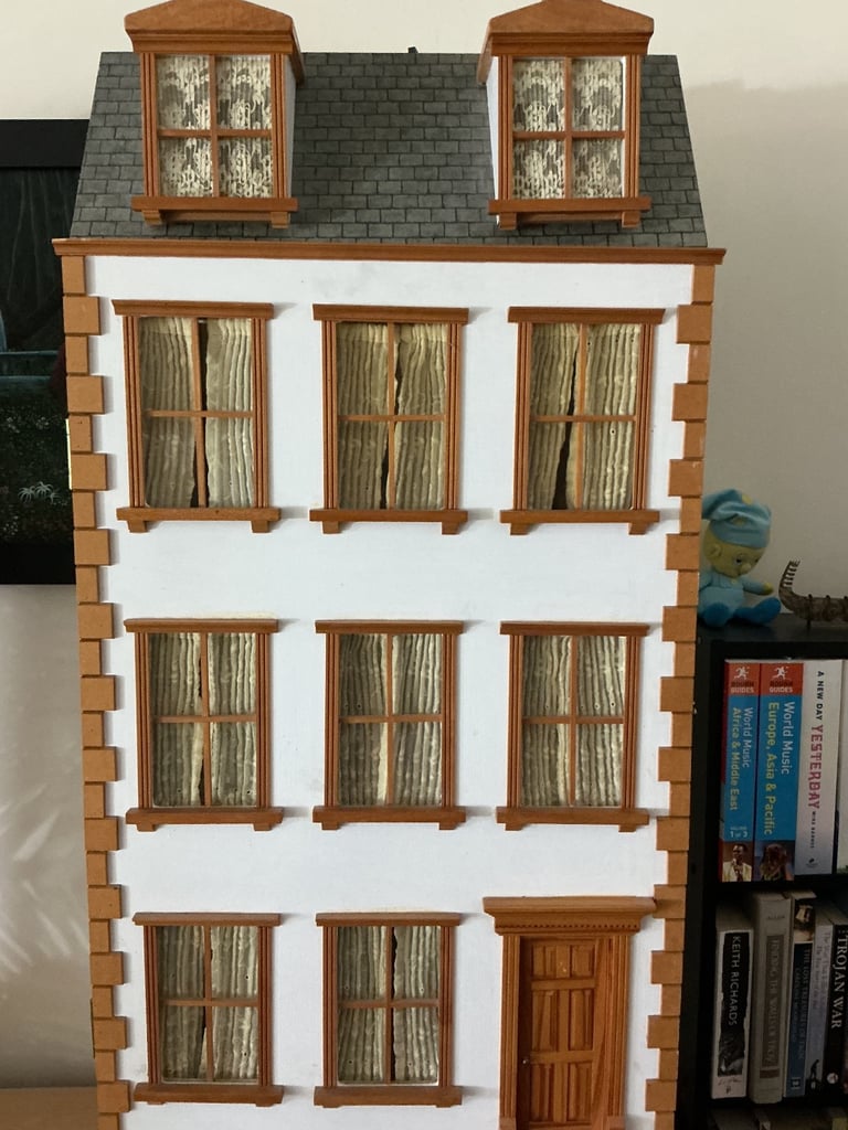 image for Fully furnished dolls house