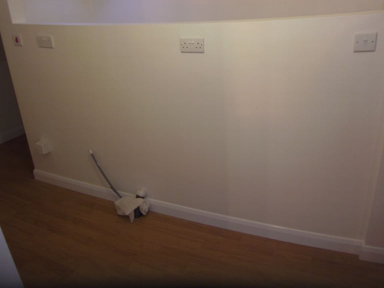 Includes Bills In Family House 2 DRooms To Let 2 Share Shower Kitchen Near Tube Bus Shops Parknt