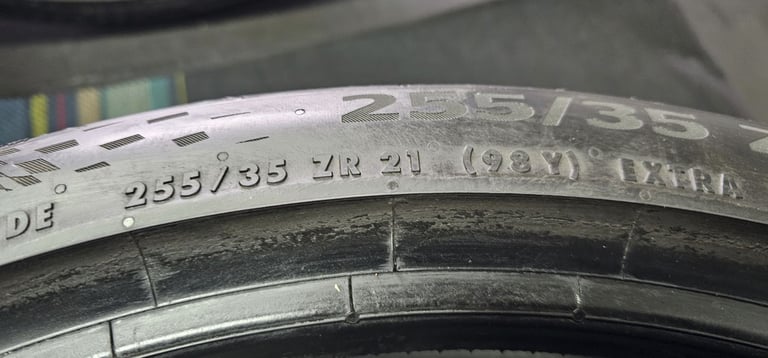 255 35 21 98Y   2 x tyres Continental Sport Contact 7
