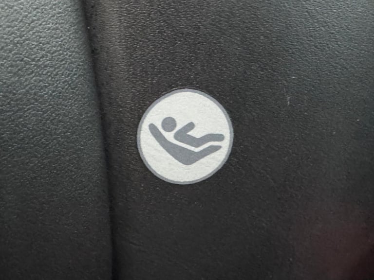 2015 15 VOLVO V40 1.6 D2 R-DESIGN LUX HATCHBACK 5DR DIESEL MANUAL EURO 5 (S/S) (