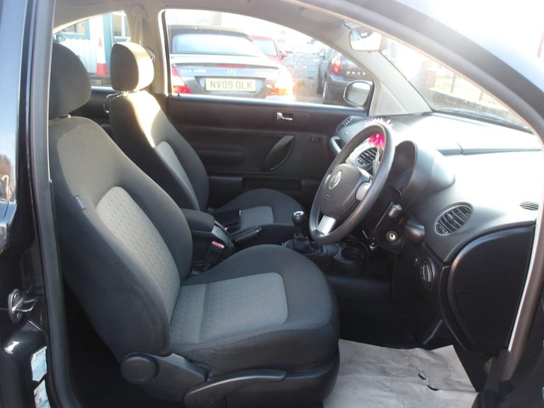 2011 Volkswagen Beetle 1.4 16V Luna Euro 4 3dr HATCHBACK Petrol Manual