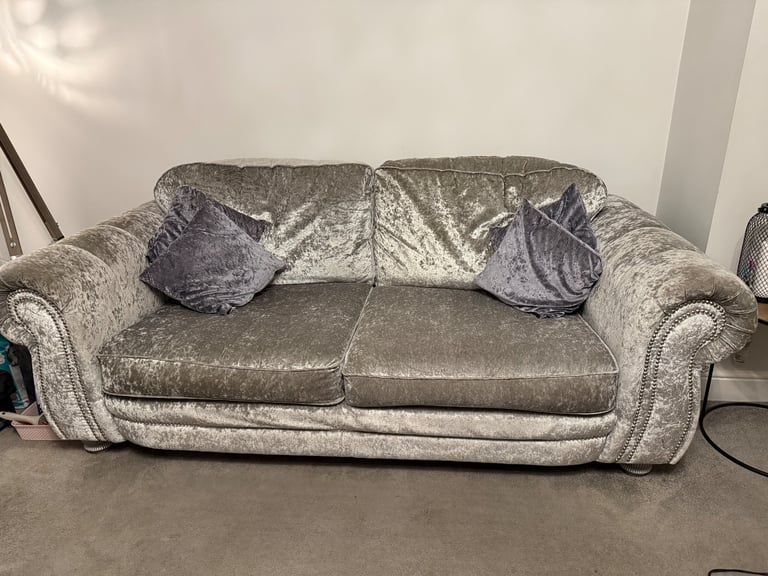 Crushed velvet 2 seater sofa 