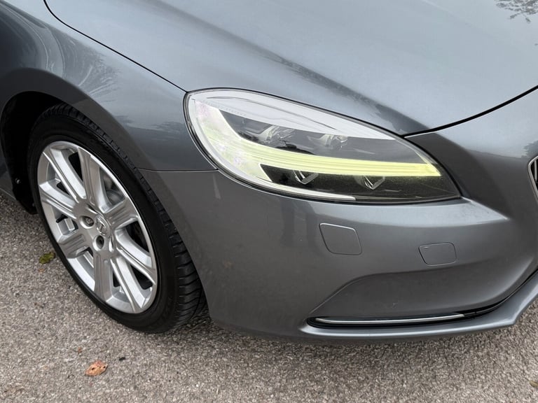 2017 Volvo V40 D2 [120] Inscription 5dr HATCHBACK Diesel Manual