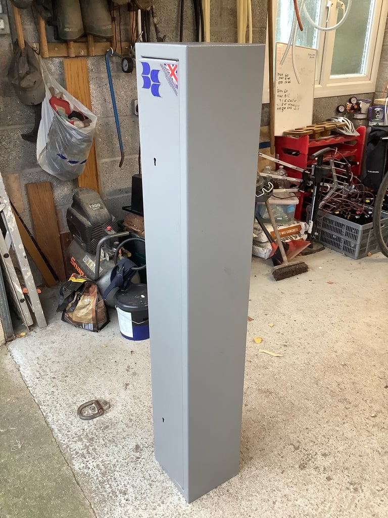 Brattonsound gun cabinet and gun slip