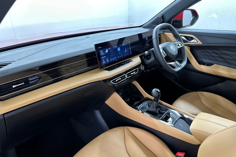 2024 MG MG HS 106290 Hatchback Petrol Manual