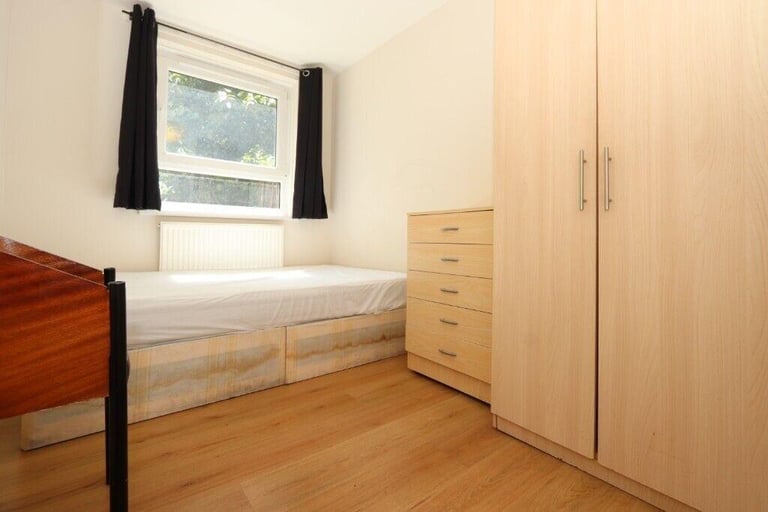 Stepney Green • Double Room • Available now • 0 Deposit Available • 