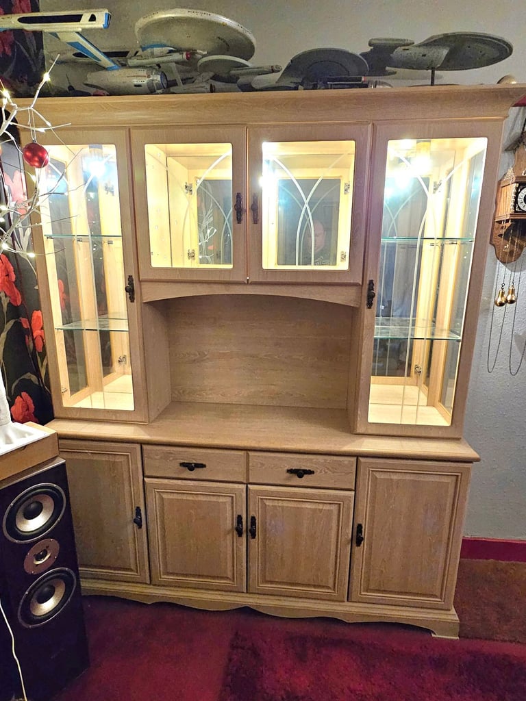 large display cabinet with electric lighting