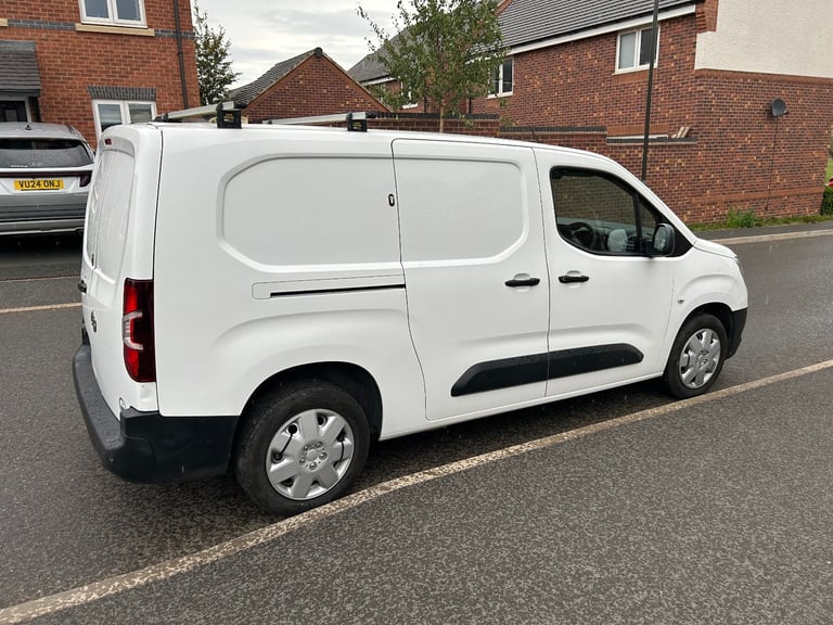 image for 2019 Vauxhall Combo 2300 1.6 Turbo D 100ps H1 Edition Van