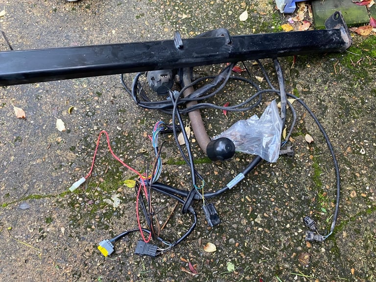 Tow bar for Dacia Duster 