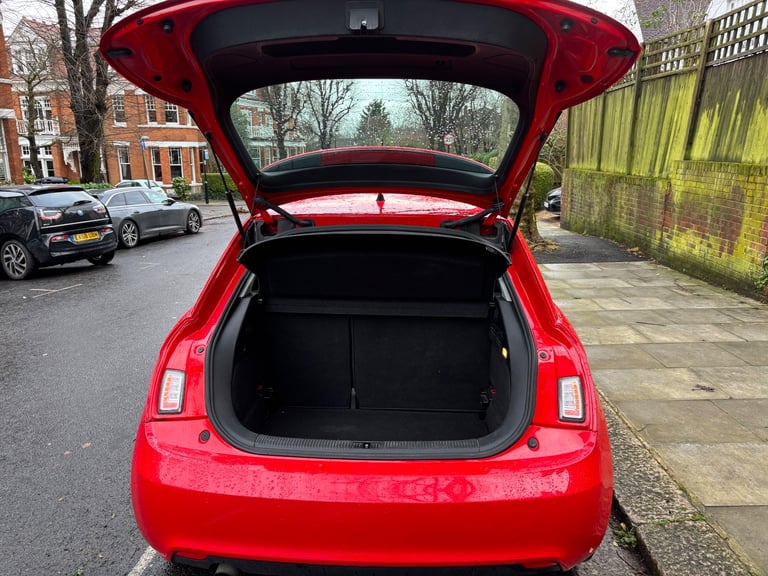 Audi, A1, Hatchback, 2011, Manual, 1197 (cc), 3 doors