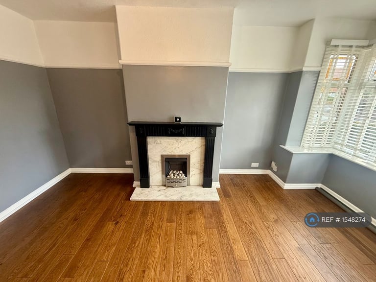 2 bedroom house in Roslyn Road, Stockport, SK3 (2 bed) (#1548274)