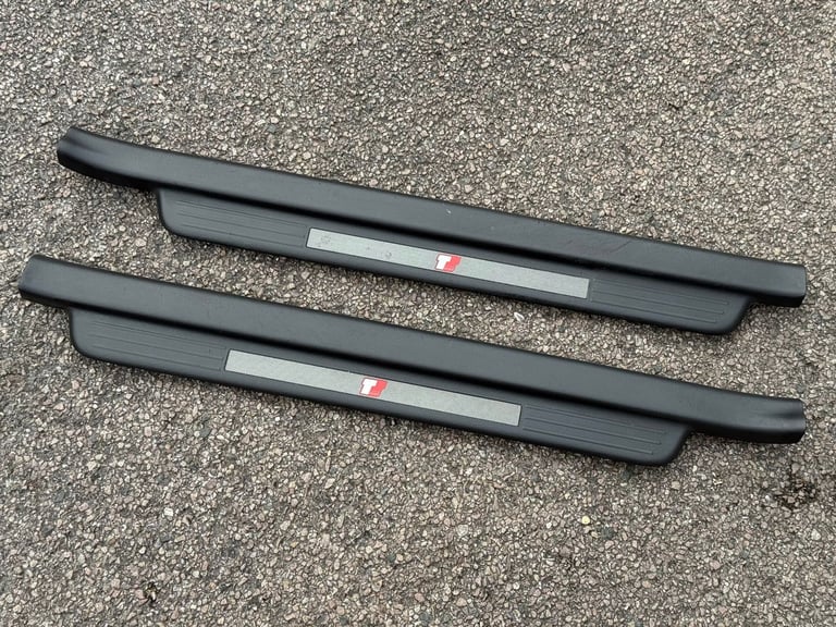 Toyota Yaris T Sport MK1 PH2 3dr Scuff Plates Sill Plates Trims Pair