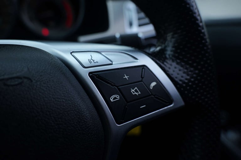 2015 Mercedes-Benz E Class 2.1 E220 AMG Line Bluetec Auto 4dr Saloon Diesel Automatic