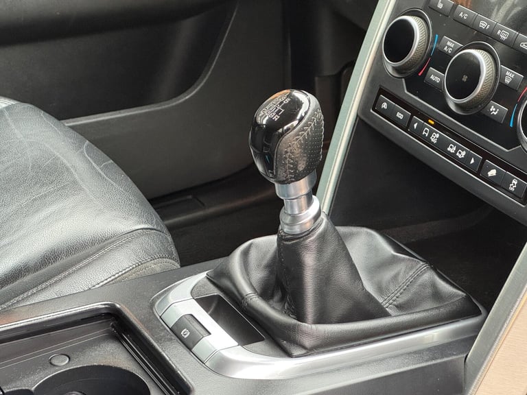 2017 Land Rover Discovery Sport 2.0 TD4 SE Tech 4WD Euro 6 (s/s) 5dr ESTATE Diesel Manual