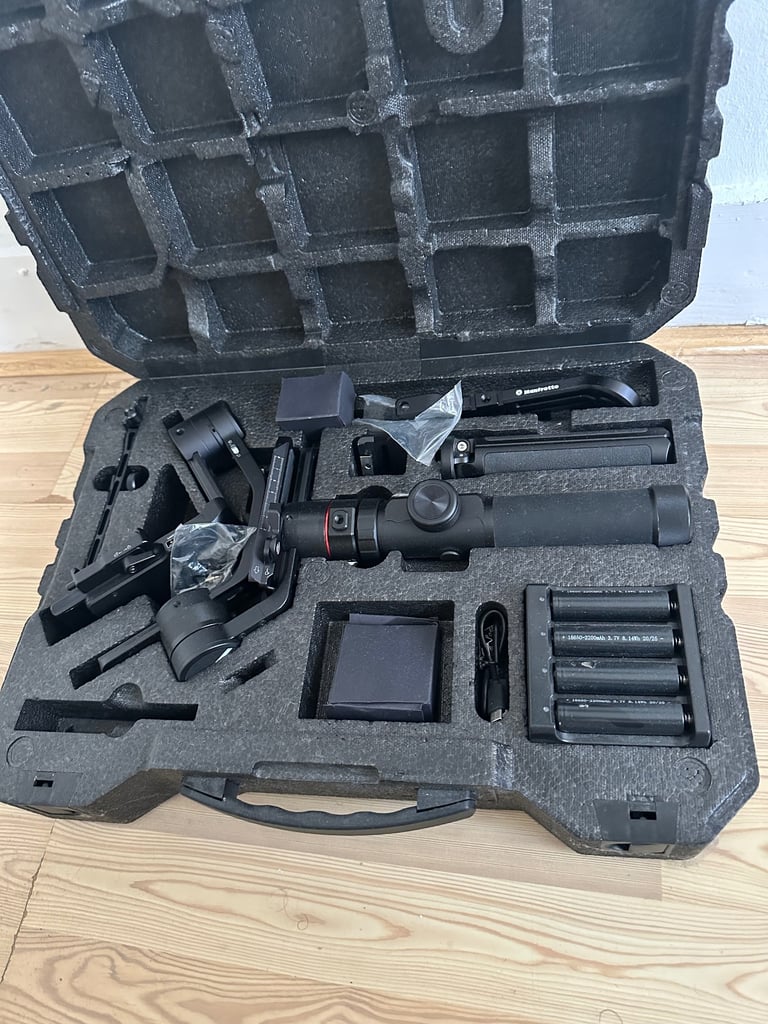 image for Manfrotto MVG220, Professional Portable 3-Axis Stabilizer for Mirrorless Cameras