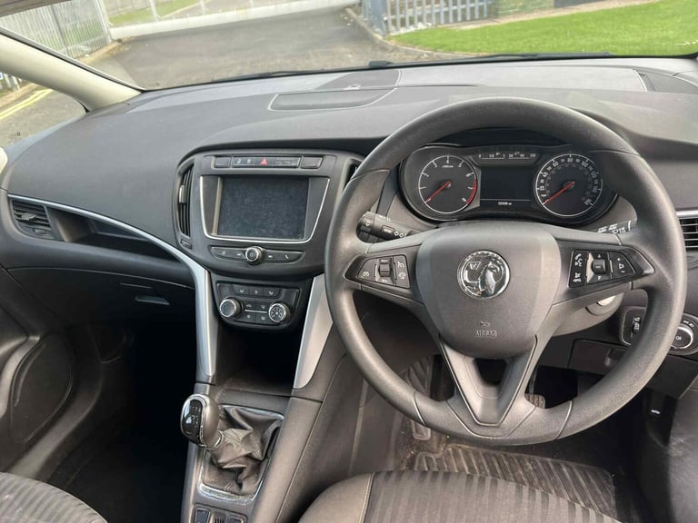 2017 Vauxhall Zafira 1.4T Design 5dr MPV Petrol Manual