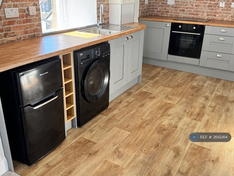 2 bedroom flat in Southbridge House, Cupar, KY15 (2 bed) (#2642414)