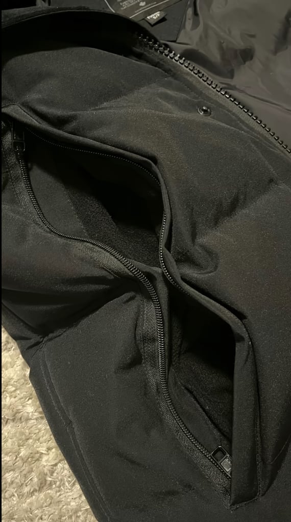 canada goose black badge with fur