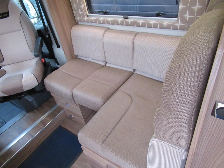 2017 Swift Champagne 694