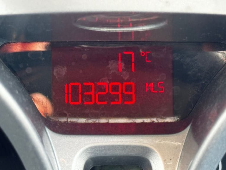 2009 Ford Fiesta 1.6 TDCi Titanium Hatchback 3 Door Squeeze Metallic Diesel Manual (110 g/km Hatc...