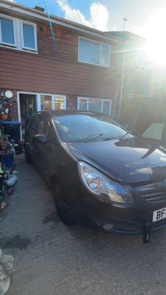 Corsa D 2008 Breaking