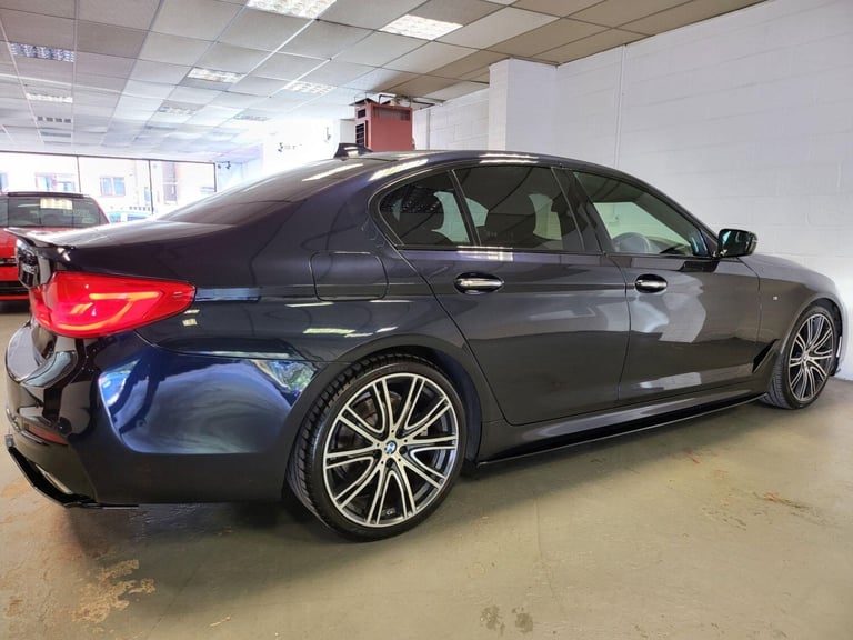 2017 BMW 5 Series 2.0 520d M Sport Auto xDrive Euro 6 (s/s) 4dr SALOON Diesel Automatic