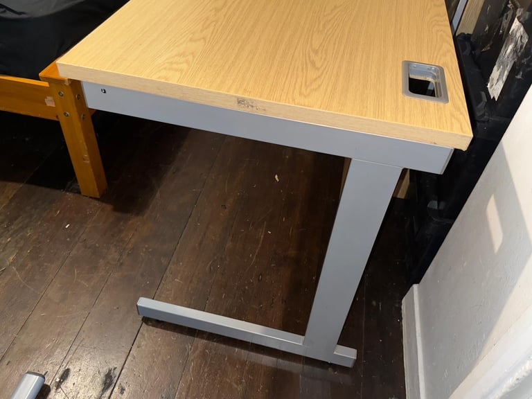 Office desk / Gaming desk table desk