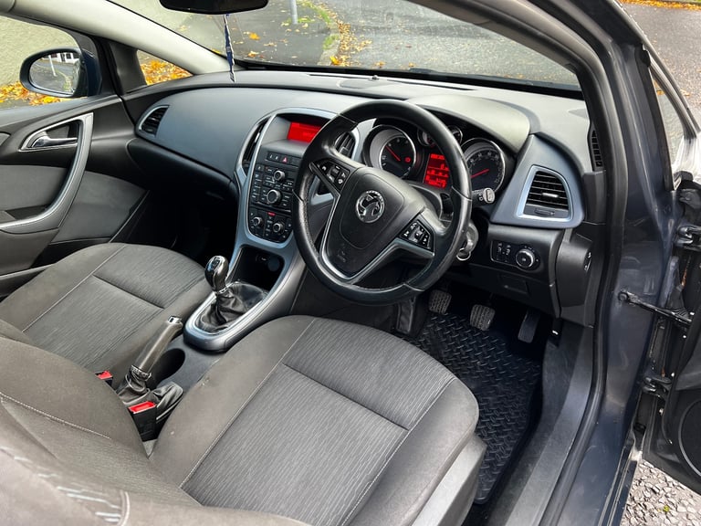 Vauxhall, ASTRA GTC, Hatchback, 2014, Manual, 1686 (cc), 3 doors