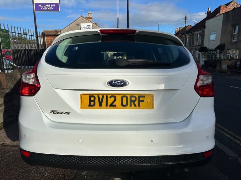 2012 Ford Focus 1.6 Zetec Hatchback 5dr Petrol Manual Euro 5 (125 ps) Petrol