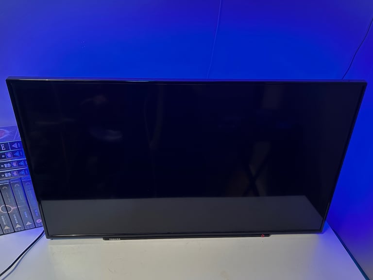 40” Toshiba TV w/ strip lights