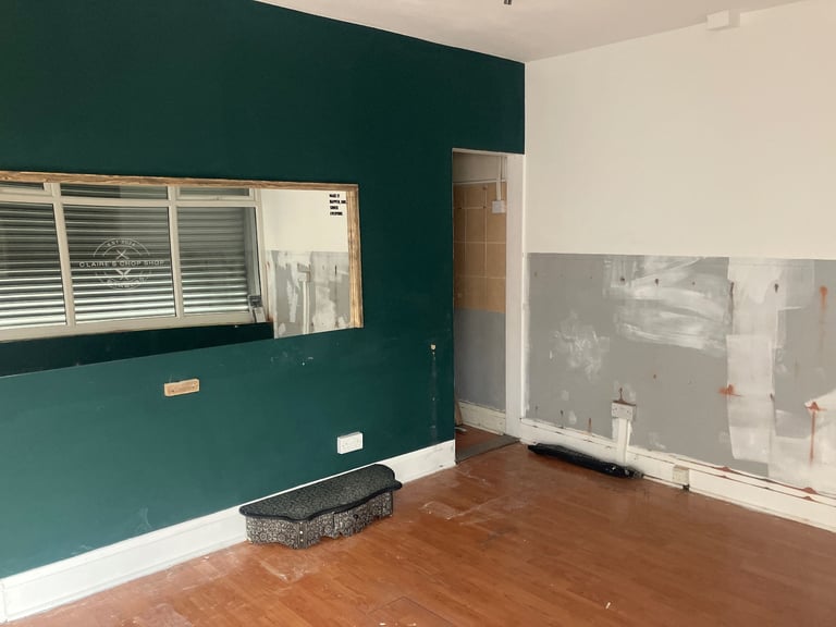 shop to rent barber shop deighton huddersfield