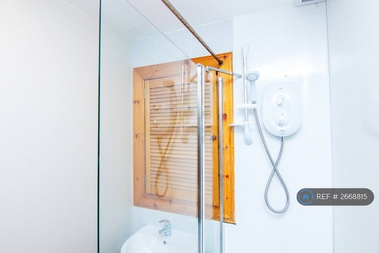 2 bedroom flat in Elmbank Road, Aberdeen, AB24 (2 bed) (#2668815)