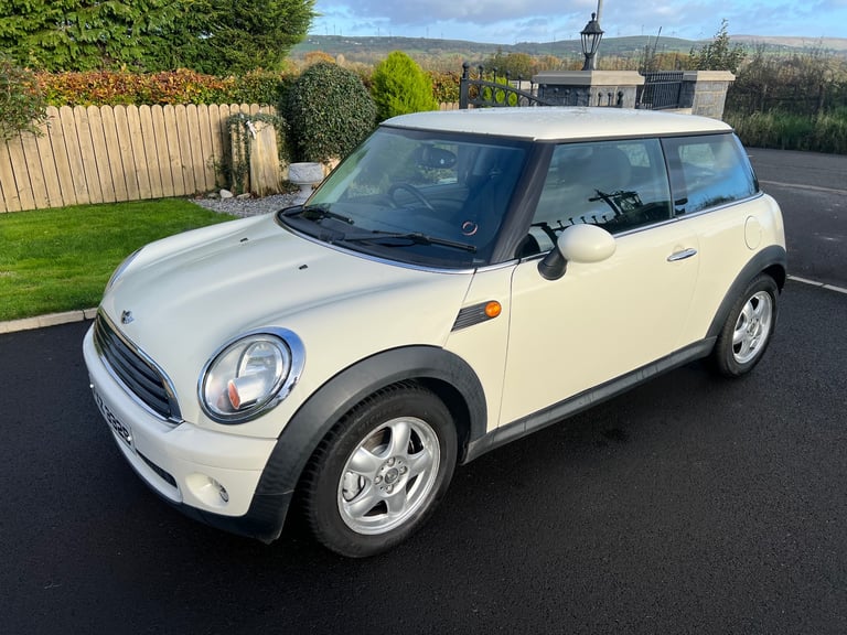 Mini Hatch One 1.4 FULL YEARS MOT 