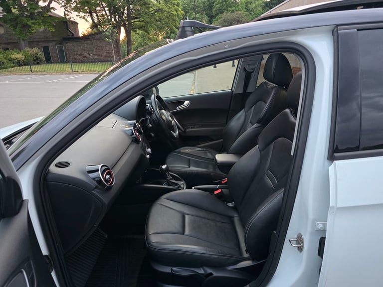 A1 1.4 TFSI SPORT AUTO S TRONIC PANORAMIC ROOF NAV LEATHER XENON 44K 