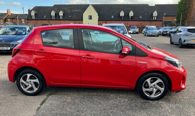 TOYOTA YARIS 1.5 VVT-h Icon Automatic 2015