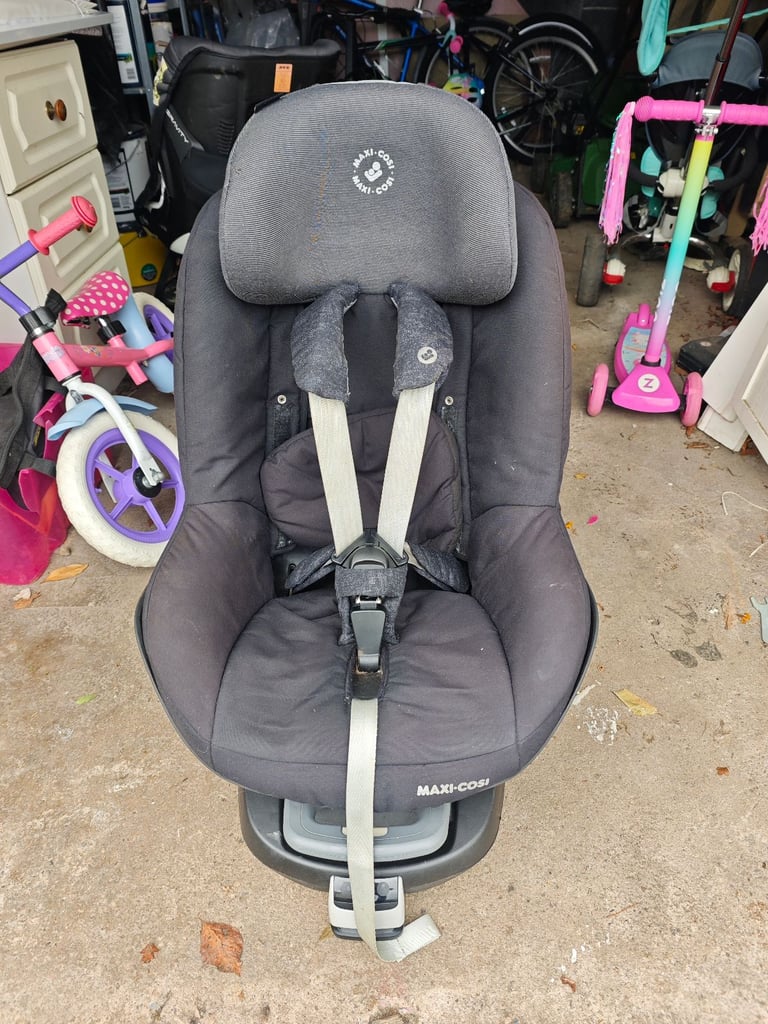 2 x Child Car Seats - free 