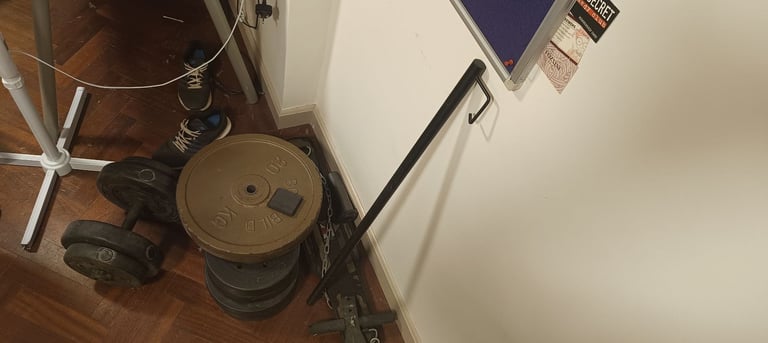 Bench press and Lat Pulldown machine