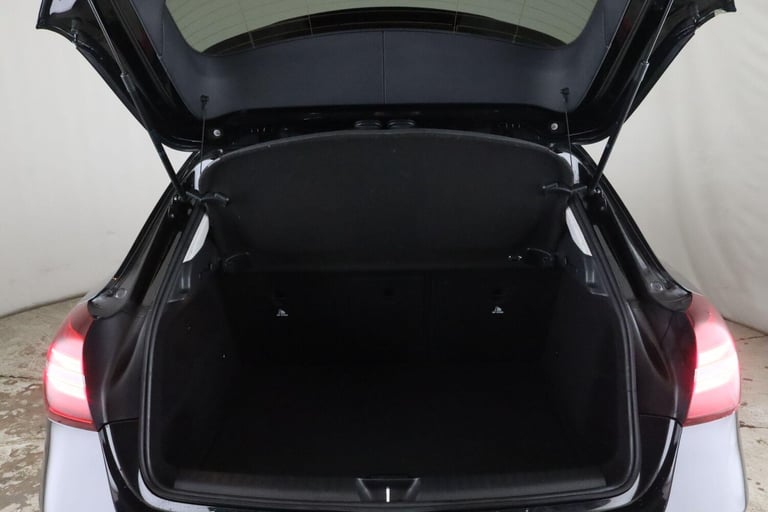 2020 Mercedes-Benz GLA 1.6 GLA180 Urban Edition 7G-DCT Euro 6 (s/s) 5dr ESTATE Petrol Automatic