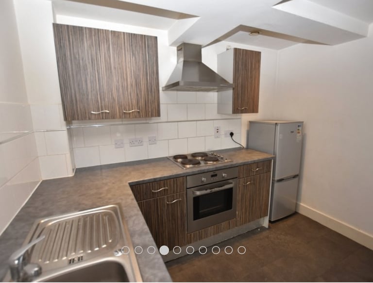 1 BEDROOM FURNISHED LARGE FLAT IN BRADFORD BD1 CITY CENTRE - RECENTLY DECORATED - SORRY NOW GONE