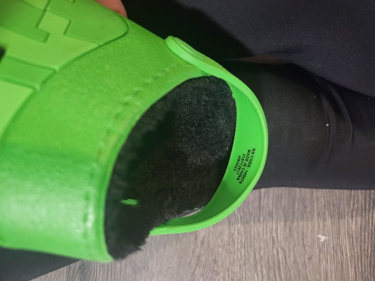 Boys minecraft fur lined croc type sliders size 13 