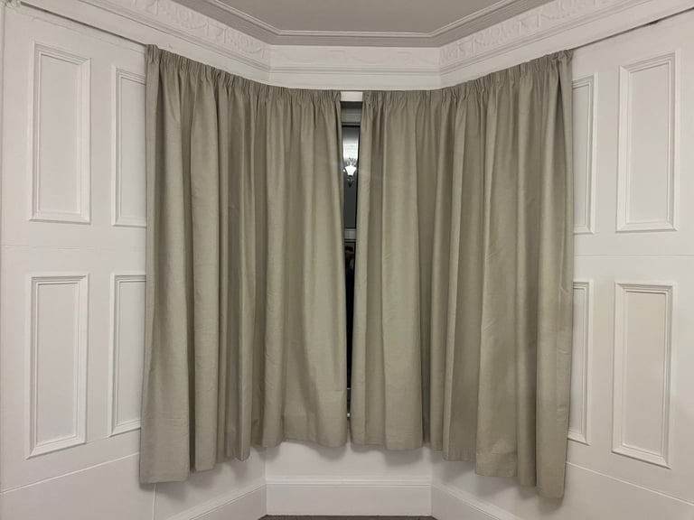 2 x black out Curtain set in excellent condition