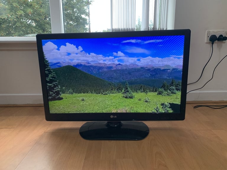 LG 32 Inch LCD TV (Not a smart tv)