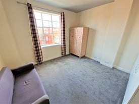 image for Studio apartment with heating and hot water included, just off King St