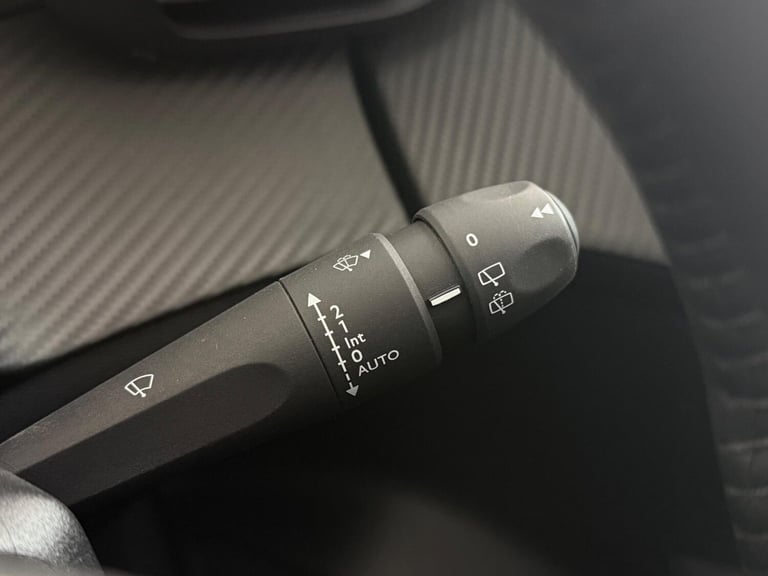  Peugeot 208 1.2 PureTech Allure Premium + Euro 6 (s/s) 5dr Petrol Manual