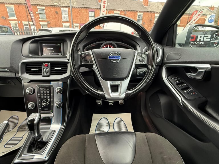 2015 Volvo V40 2.0 T2 R-Design Hatchback 5dr Petrol Manual Euro 6 (s/s) (122 ps) HATCHBACK Petrol...
