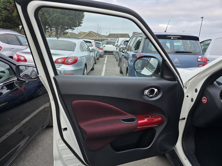 2013 Nissan Juke 1.6 Tekna 5dr CVT HATCHBACK Petrol Automatic
