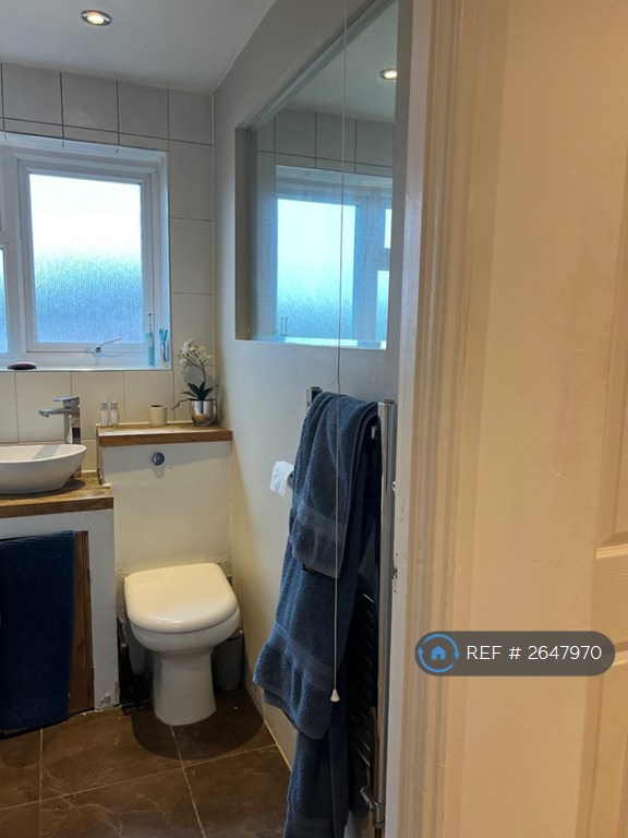 1 bedroom flat in Shepeshalls, Basildon, SS15 (1 bed) (#2647970)