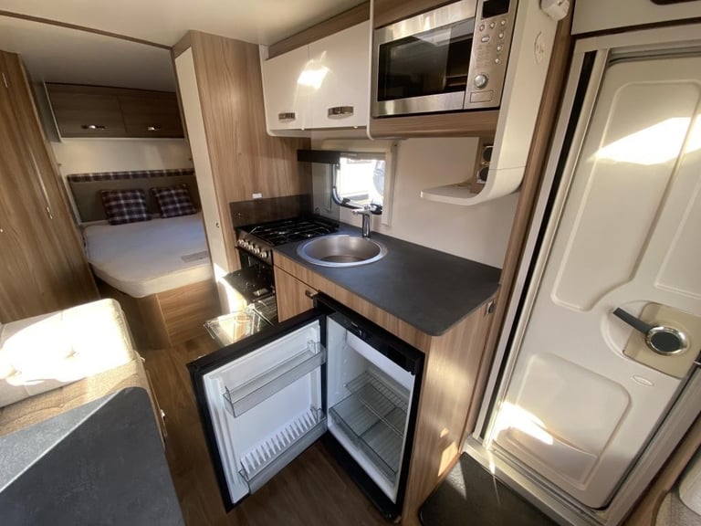 2022 SWIFT SPRITE SUPER QUATTRO FB TOURING CARAVAN
