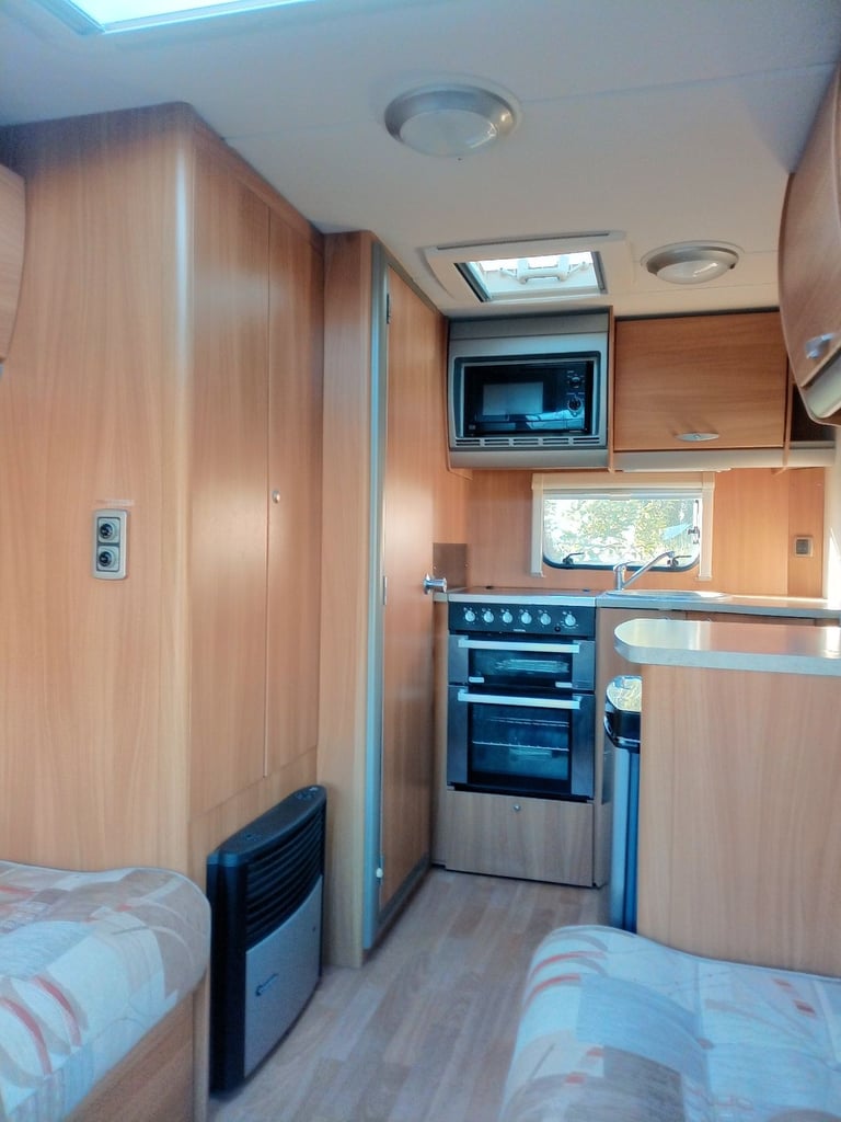 2011 swift charisma 220 